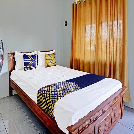 Spot On 91595 Sruni Syariah Hotel Gedangan Exterior photo