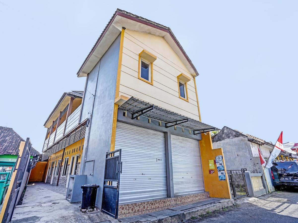 Spot On 91595 Sruni Syariah Hotel Gedangan Exterior photo