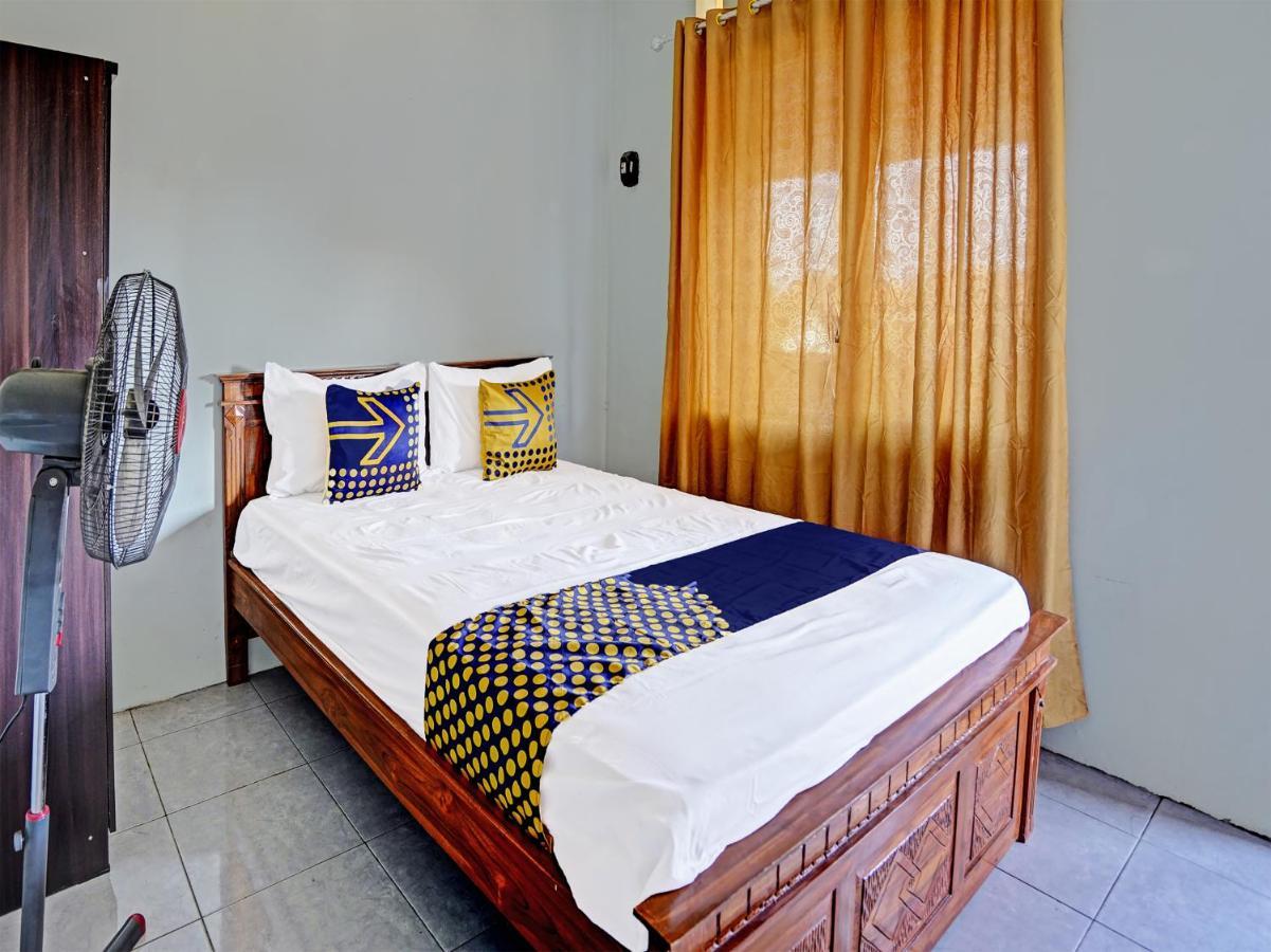 Spot On 91595 Sruni Syariah Hotel Gedangan Exterior photo